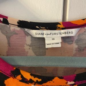 Diane Avon Furstenberg - size 10 - Sleeveless ruched dress